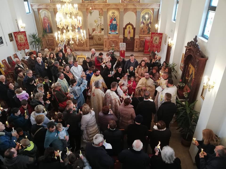 U Jastrebarskom mnoštvo vjernika na liturgiji u povodu blagdana Susreta Gospoda Isusa u Hramu